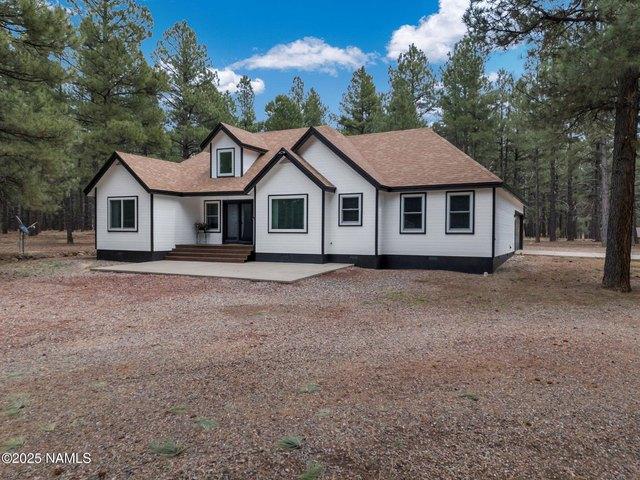 House for sale in Parks, Arizona