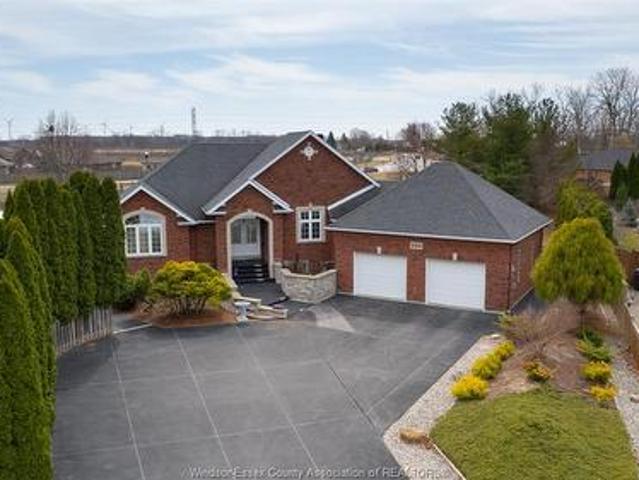 House for sale in Lakeshore, Ontario