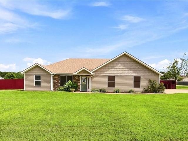 House for sale in Knob Noster, Missouri