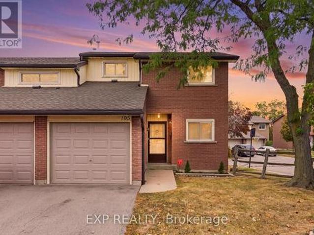 Townhouse for sale in Quinndale, Hamilton