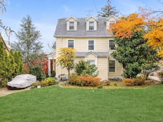 House for sale in Queens, Arverne