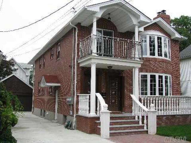 House for sale in Queens, Arverne