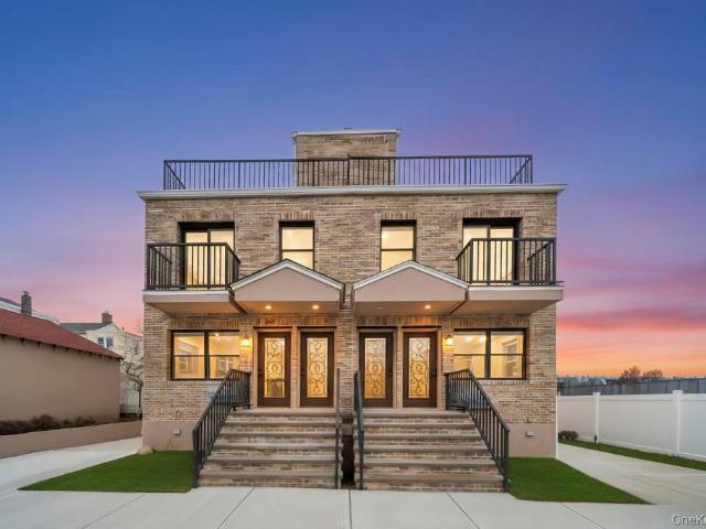 House for sale in Queens, Arverne