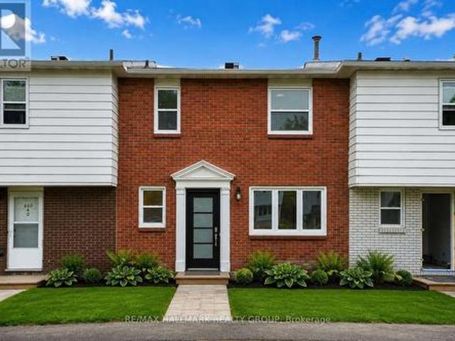 Townhouse for sale in Viscount Alexander Park, Ottawa