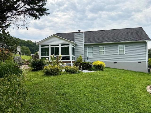 House for sale in Hiddenite, North Carolina