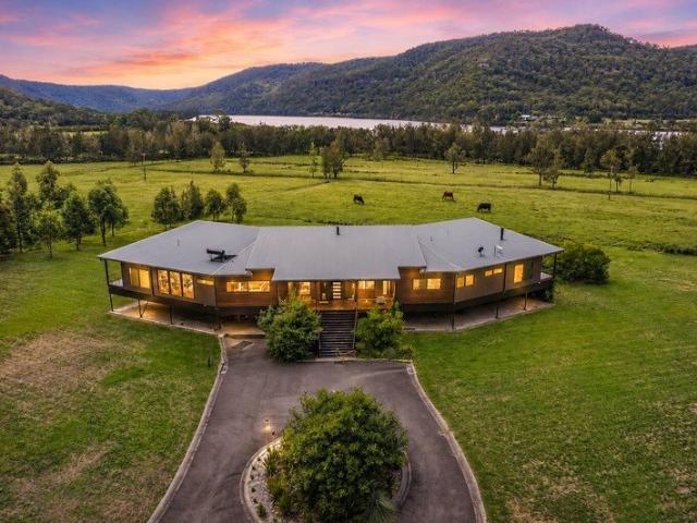 Cottage for sale in Sydney, New South Wales