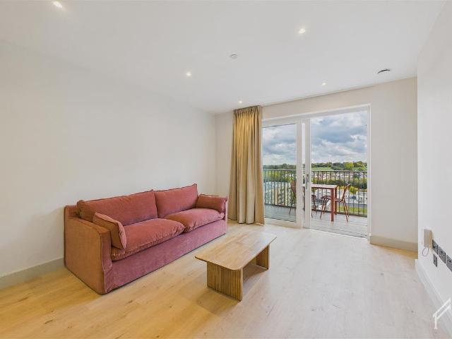 Studio for rent in Colindale, Greater London
