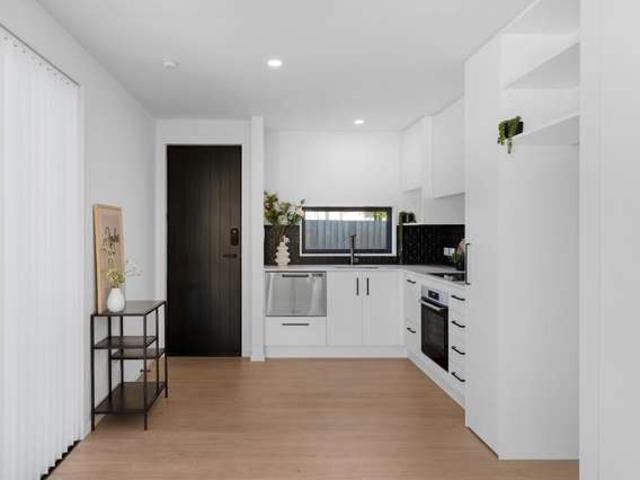 Townhouse for sale in Heathcote, Canterbury