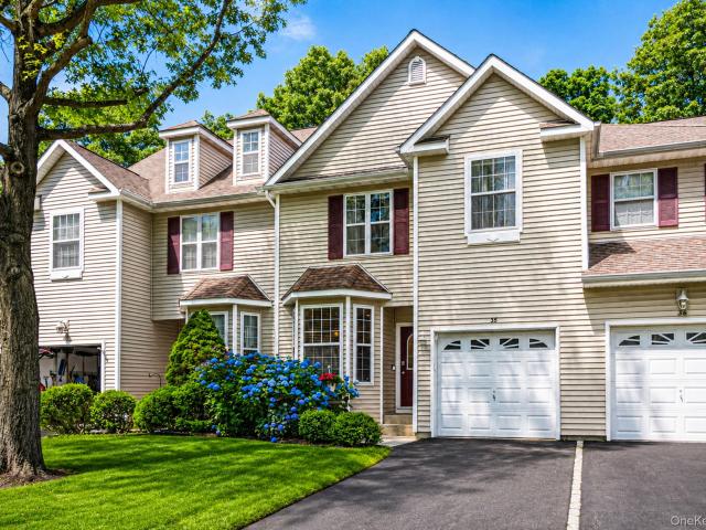 Condo for sale in Smithtown, New York
