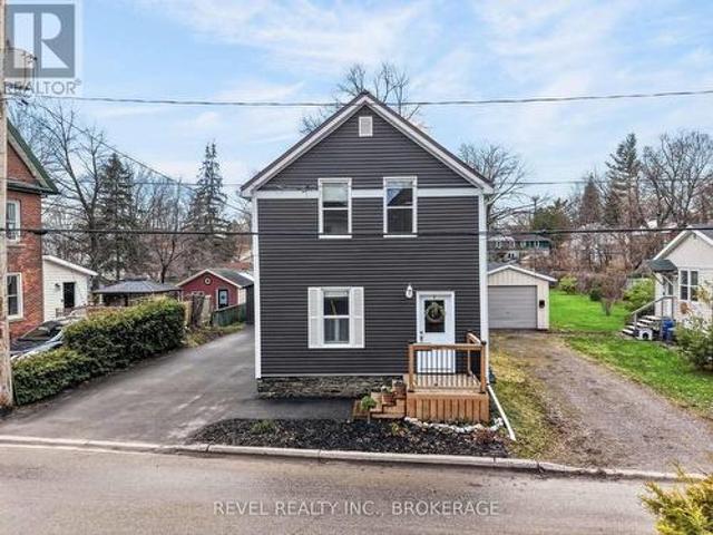 House for sale in Brockville, Ontario