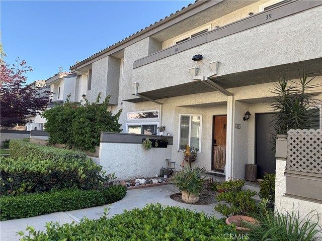 Townhouse for sale in Pomona, California
