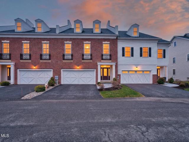 Townhouse for sale in Colonie, New York
