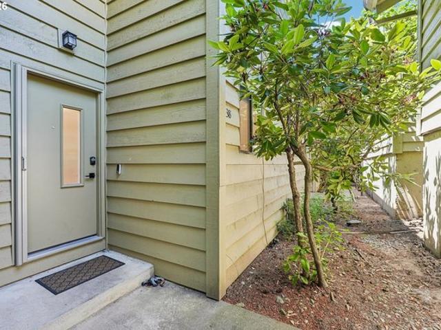Condo for sale in Oregonia