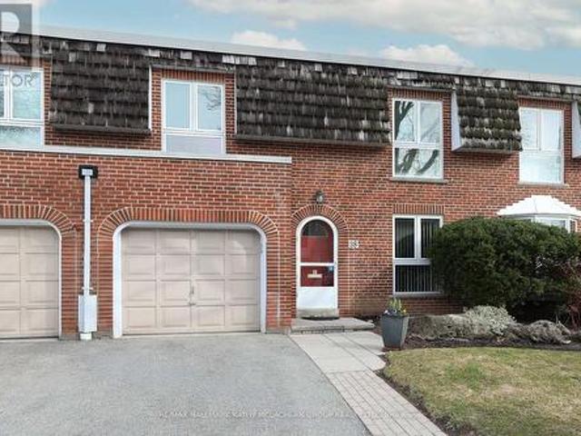 Townhouse for sale in Woburn, Ontario