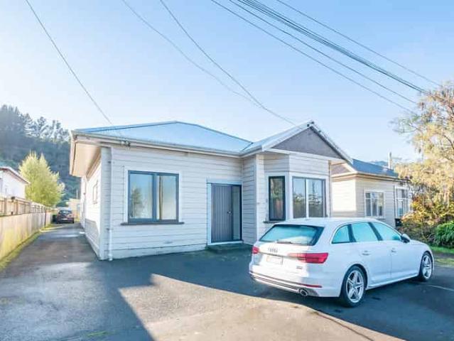 House for rent in Otakou