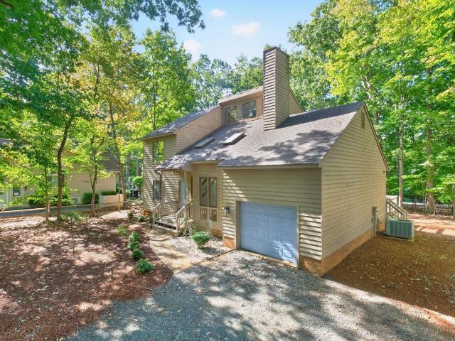 House for sale in Lake Monticello, Palmyra