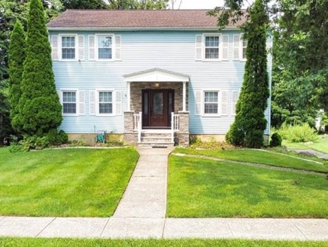 House for sale in Newton, New Jersey