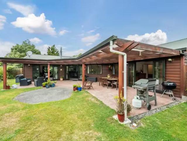 House for sale in Pauatahanui, Wellington