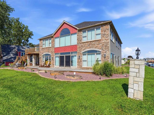 House for sale in Arrowhead Park, Warsaw