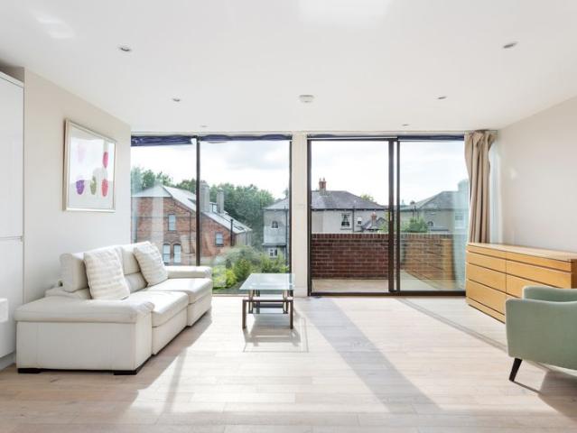Apartment to rent in Bluebell, North Tipperary