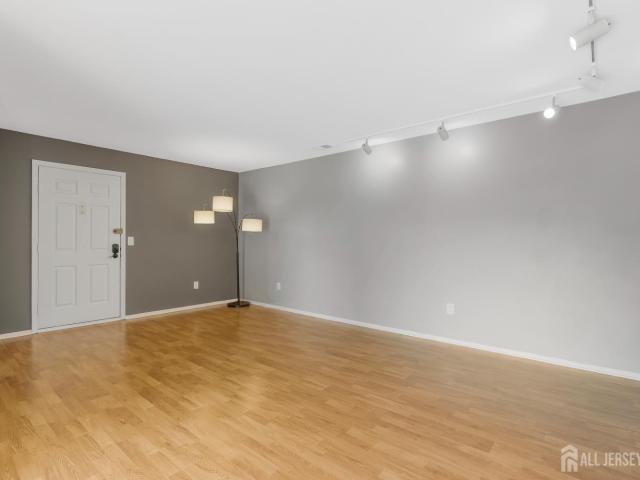 Condo for sale in Middlesex, New Jersey