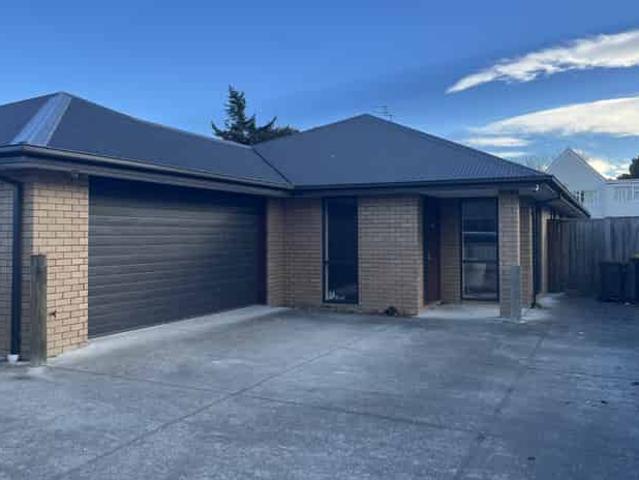 House for rent in Chaslands, Canterbury