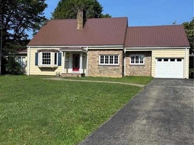House for sale in Uniontown, Pennsylvania