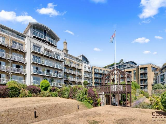 Apartment for rent in London Borough of Hounslow, Strand