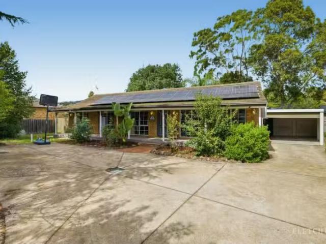 House for rent in Mooroolbark Heights Estate, Melbourne