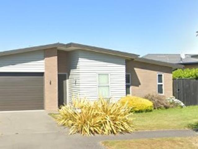 House for rent in Chaslands, Canterbury
