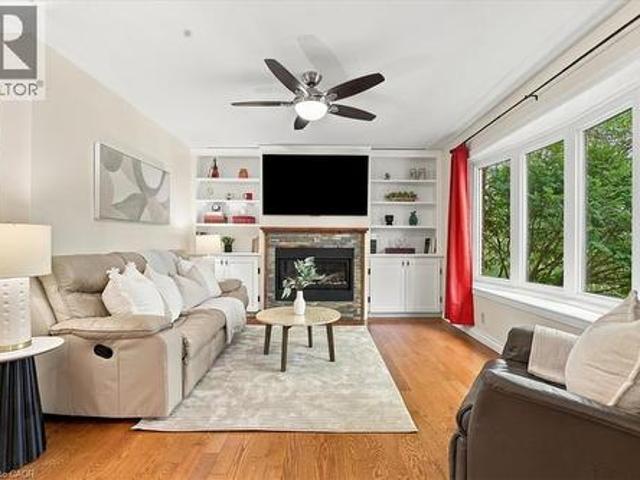House for sale in Heritage Park, Kitchener