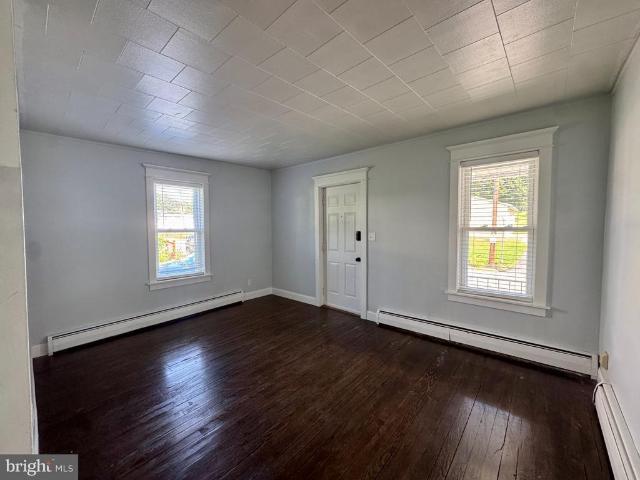 Townhouse for sale in Milroy, Pennsylvania