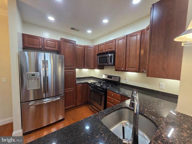 Condo for sale in Rockville Town Square, Rockville