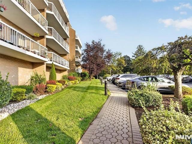 Condo for sale in Hackensack, Bergen County