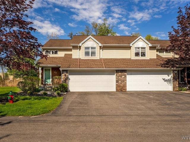 Townhouse for sale in Lancaster