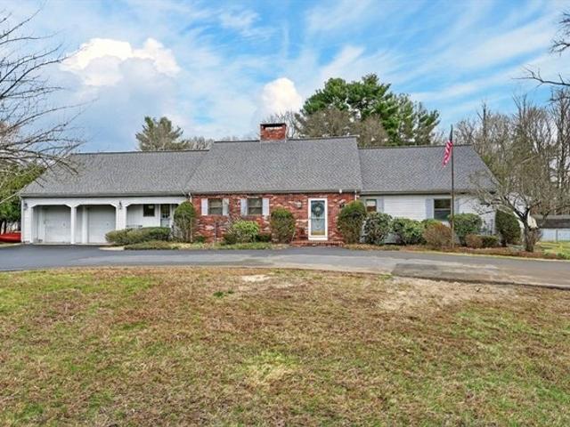 House for sale in Medway, Massachusetts