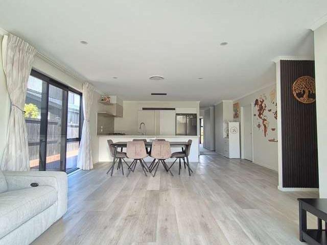 House for rent in Orewa