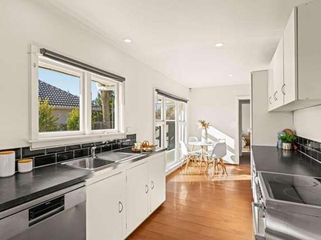 House for sale in Chaslands, Canterbury
