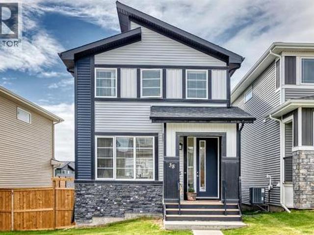 House for sale in Town of Cochrane, Alberta