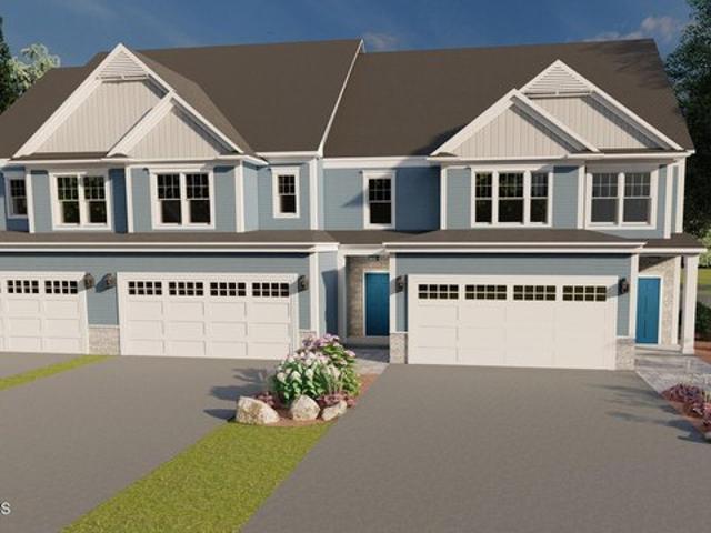 Townhouse for sale in Colonie, New York
