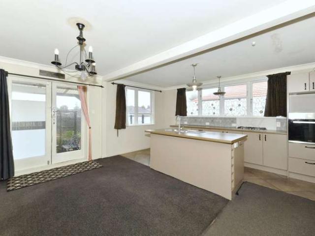 House for sale in Chaslands, Canterbury