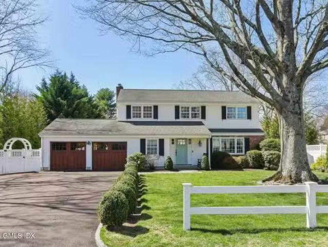 House for rent in Darien
