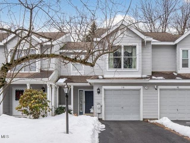 Townhouse for sale in Saratoga, New York