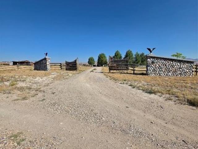 House for sale in Twin Bridges, Montana