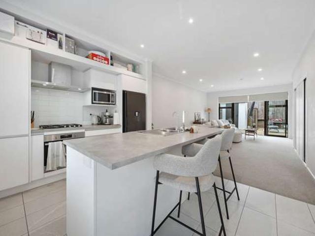 Townhouse for sale in Paremoremo