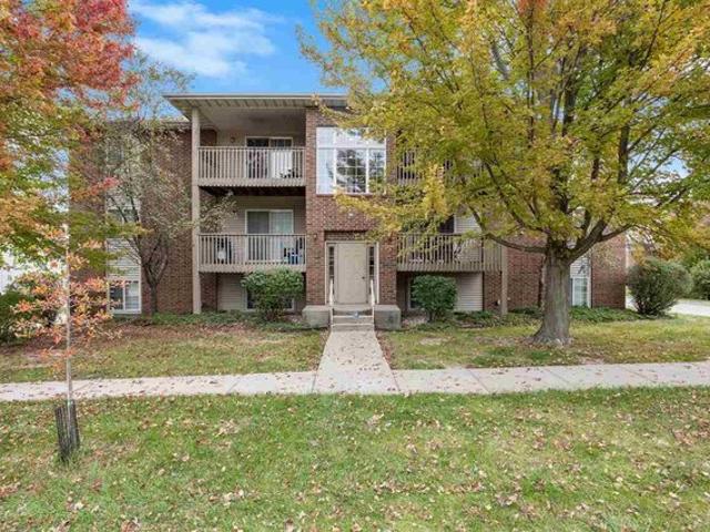 Condo for sale in Iowa City, Johnson County
