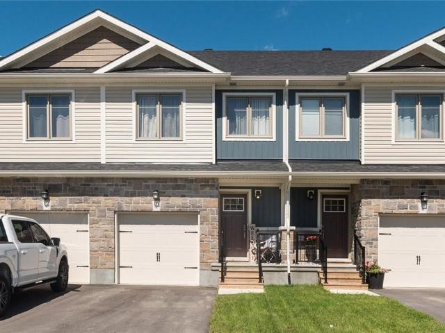 Duplex for sale in Smiths Falls, Ontario