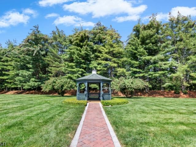 Townhouse for sale in Scotch Plains, New Jersey