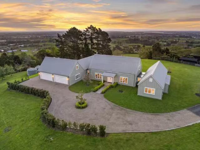 House for sale in Awhitu