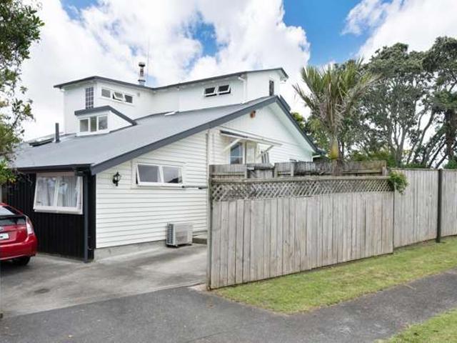 House for sale in Lynfield